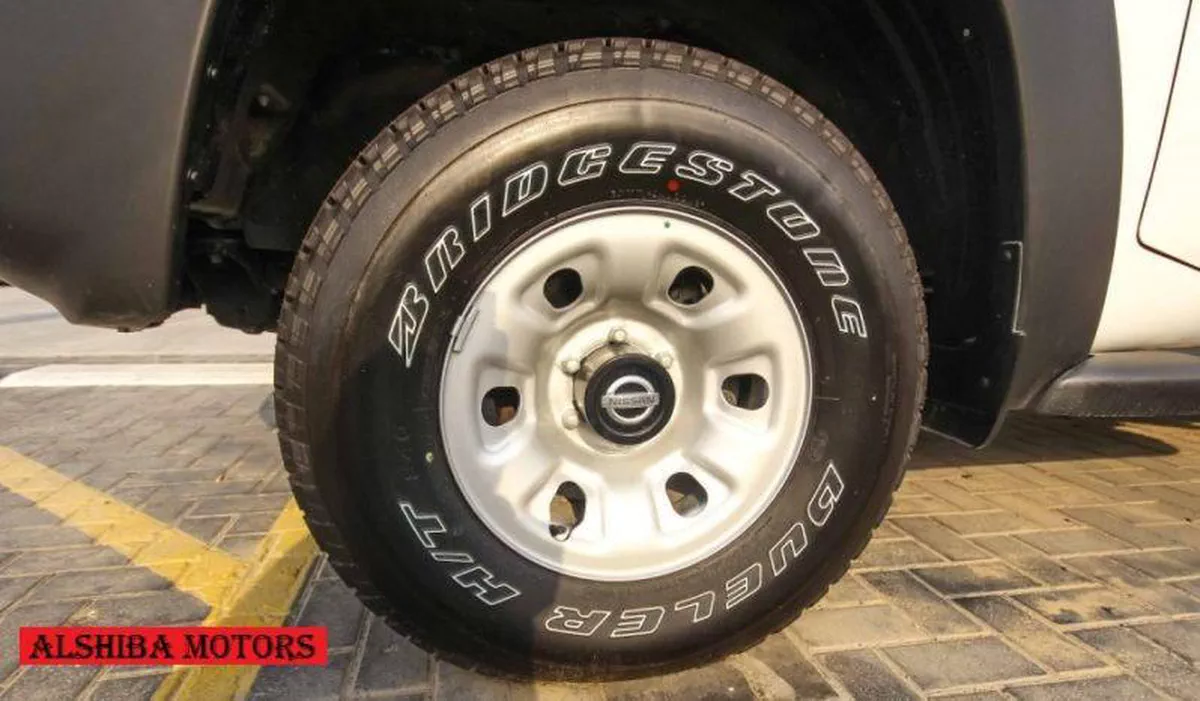 Nissan Patrol Pickup SGL-4-4