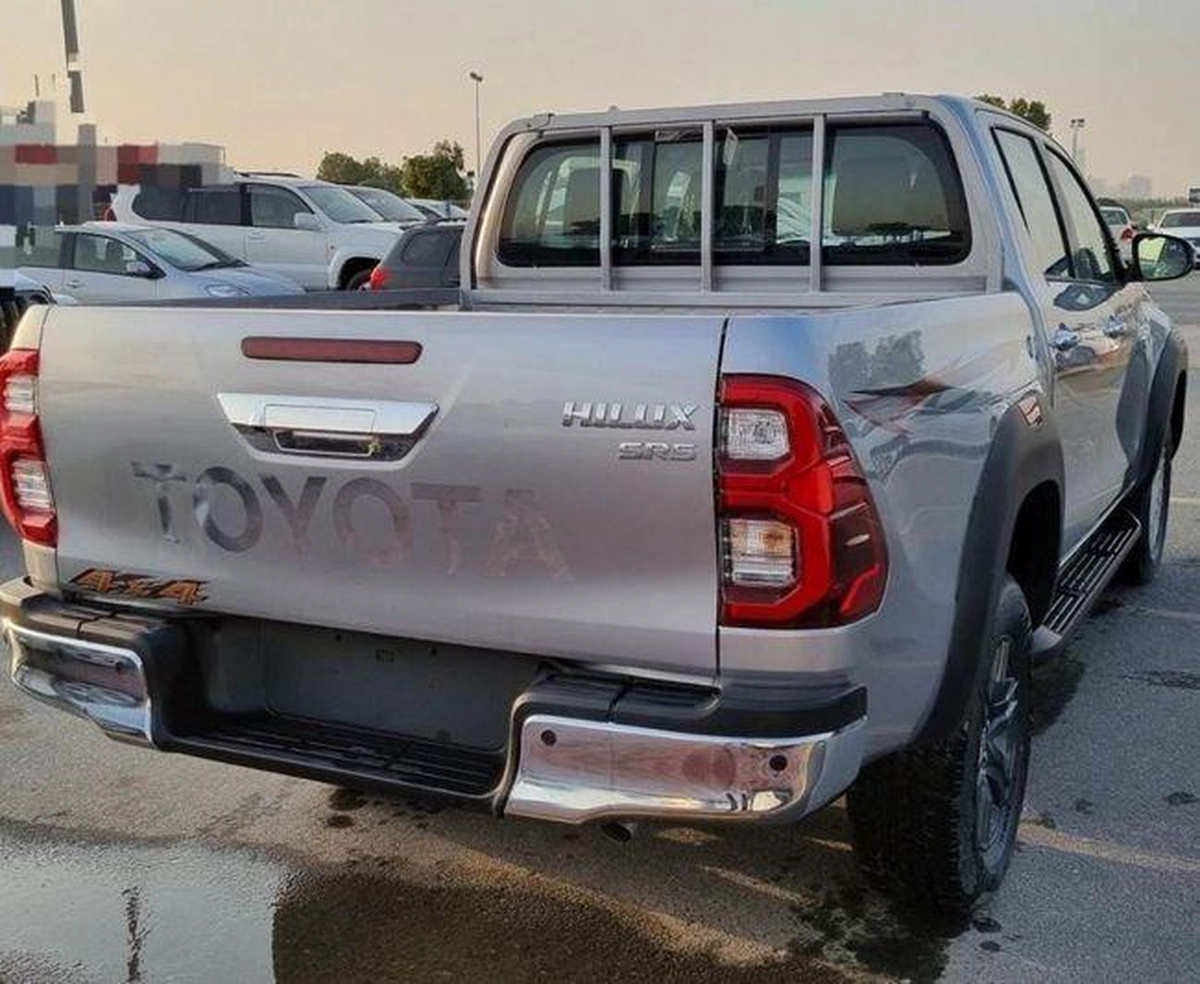 Toyota Hilux SR5 4.0L Petrol 2024-2-2