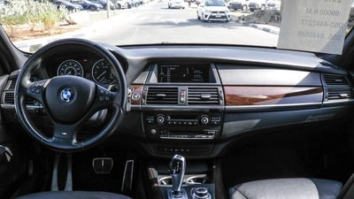 BMW X5M-4