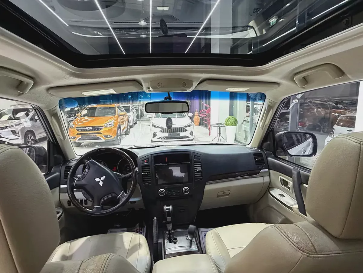 Mitsubishi Pajero Gcc Full option-6-6