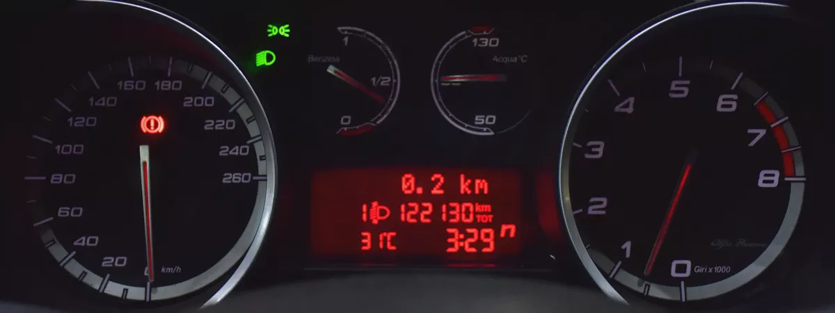 EXCELLENT DEAL for our Alfa Romeo Giulietta ( 2013 Model ) in Red Color Japanese Specs-12-12