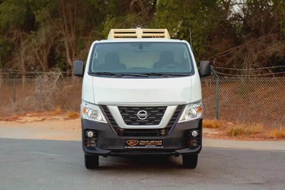 Standard Roof Chiller Van | Manual | GCC Specs | Ref#N32515-4