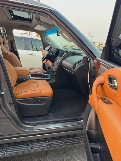 نيسان بترول المكينه الصغيره  Nissan Patrol 2014 LE Platinum - GCC Specs - Excellent Condition-19