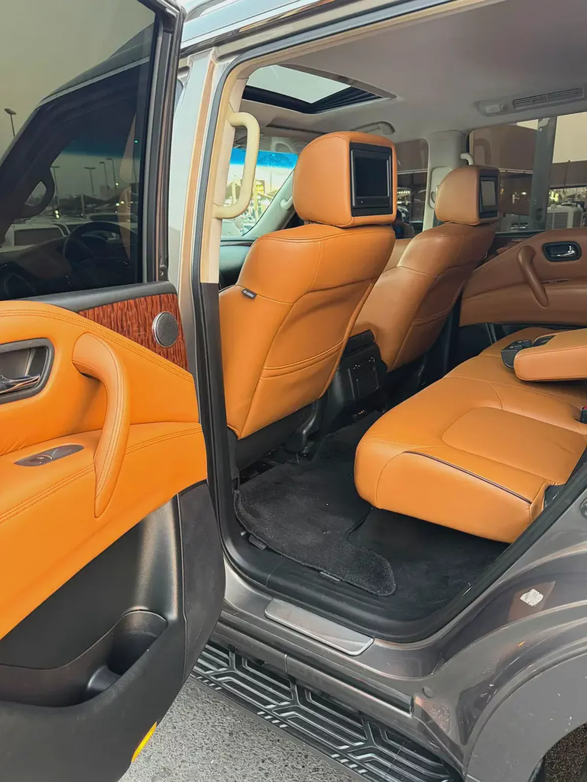 نيسان بترول المكينه الصغيره  Nissan Patrol 2014 LE Platinum - GCC Specs - Excellent Condition-18-18