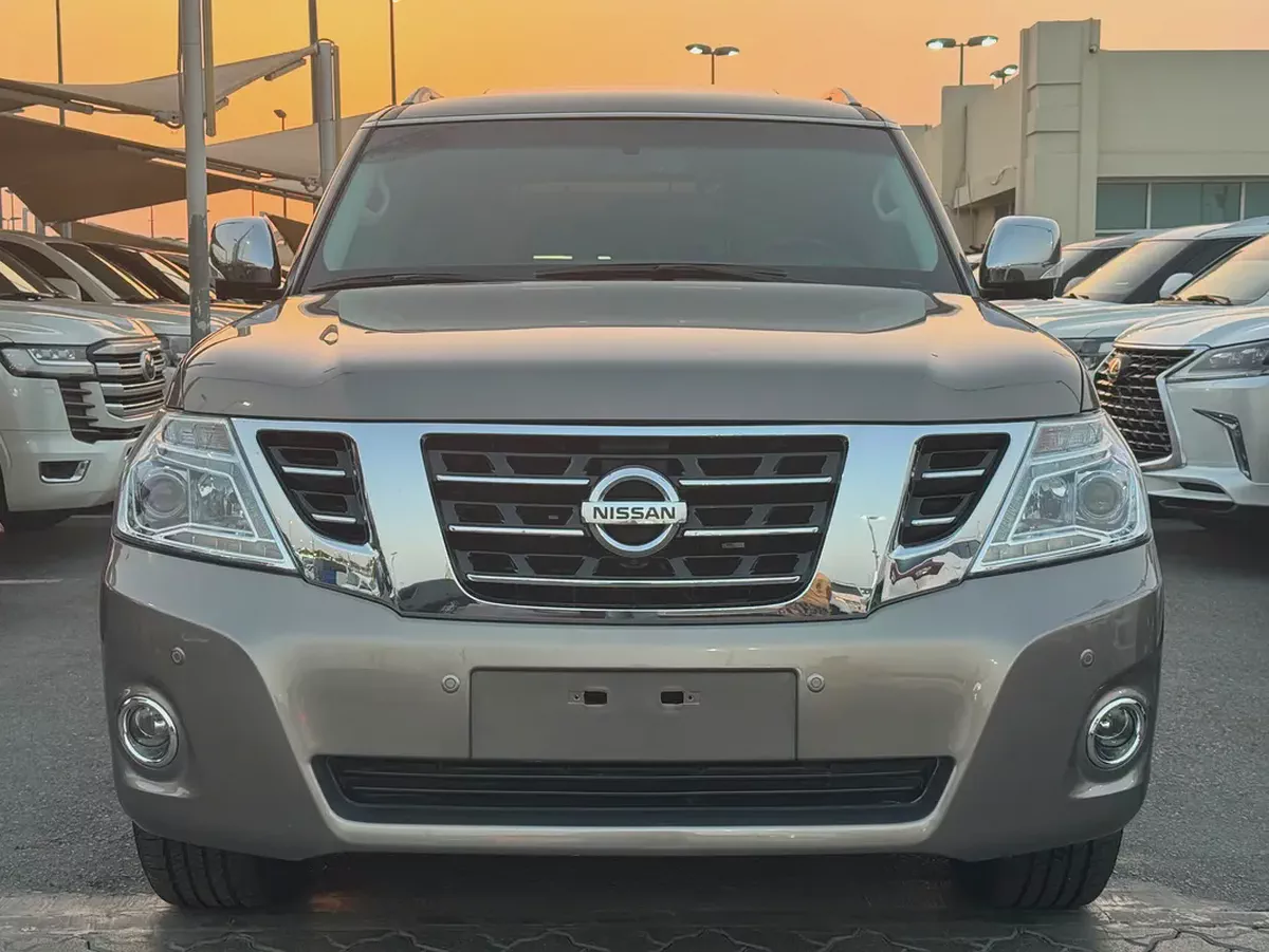 نيسان بترول المكينه الصغيره  Nissan Patrol 2014 LE Platinum - GCC Specs - Excellent Condition