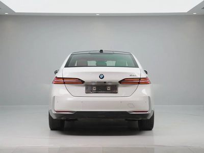 GCC specs from OFFICIAL DEALER BMW 520i | Perfect condition | LOW MILEAGE-5