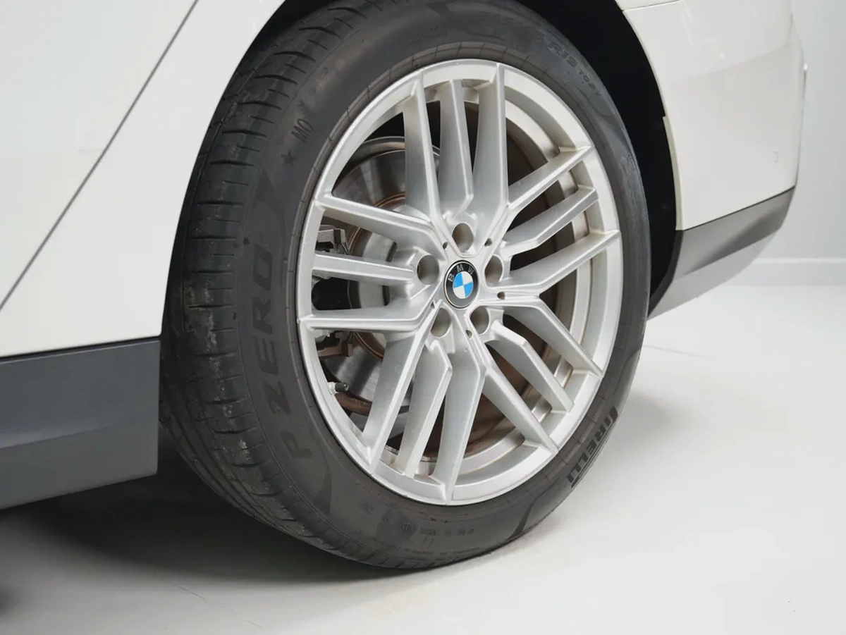 GCC specs from OFFICIAL DEALER BMW 520i | Perfect condition | LOW MILEAGE-16-16