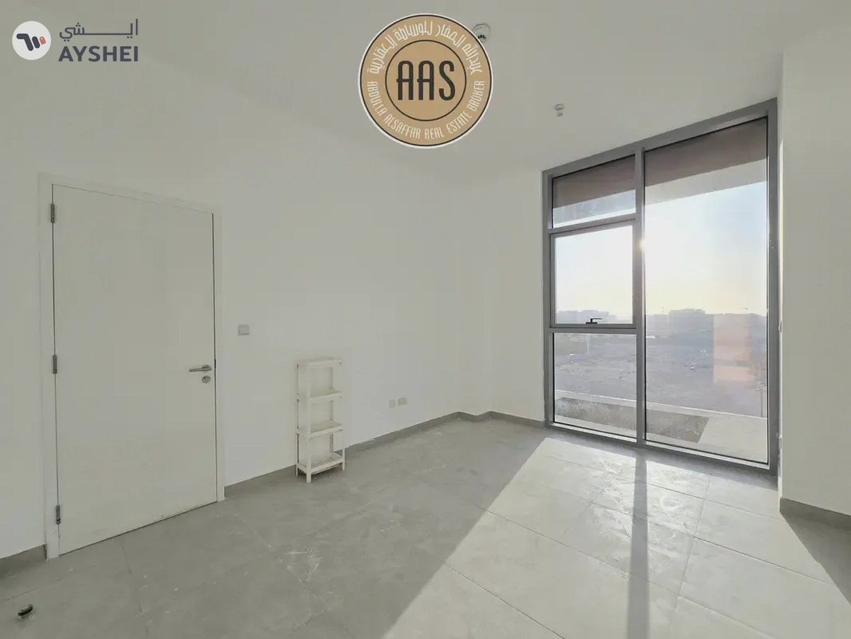 Luxurious Apartment ! Ready To Move ! With All Aminities ! Spacious-4-4