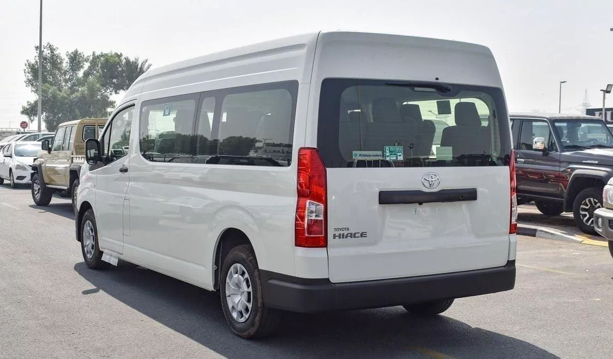 Toyota Hiace GL Toyota Haice 3.5 passenger 13 seater Model 2026-12-0