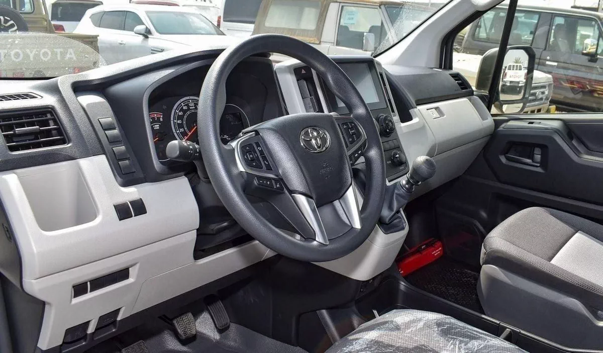 Toyota Hiace GL Toyota Haice 3.5 passenger 13 seater Model 2026-3-0