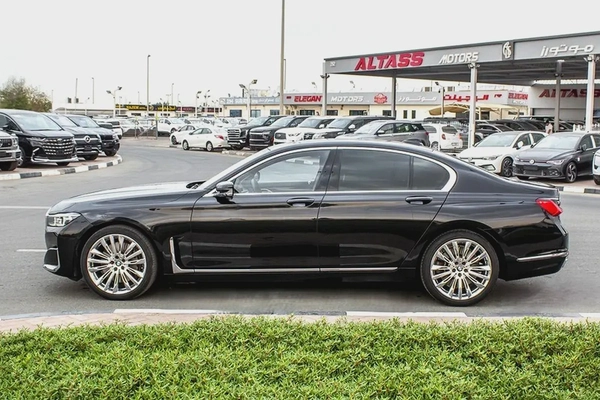 2022 - BMW 750I - IMMACULATE CONDITION - ONLY 59,000 KM DONE