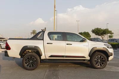 Toyota Hilux Adventure SR5 | 2026 | GCC Specs | V6 4.0L Petrol | 4WD | 4-Door Pickup-6