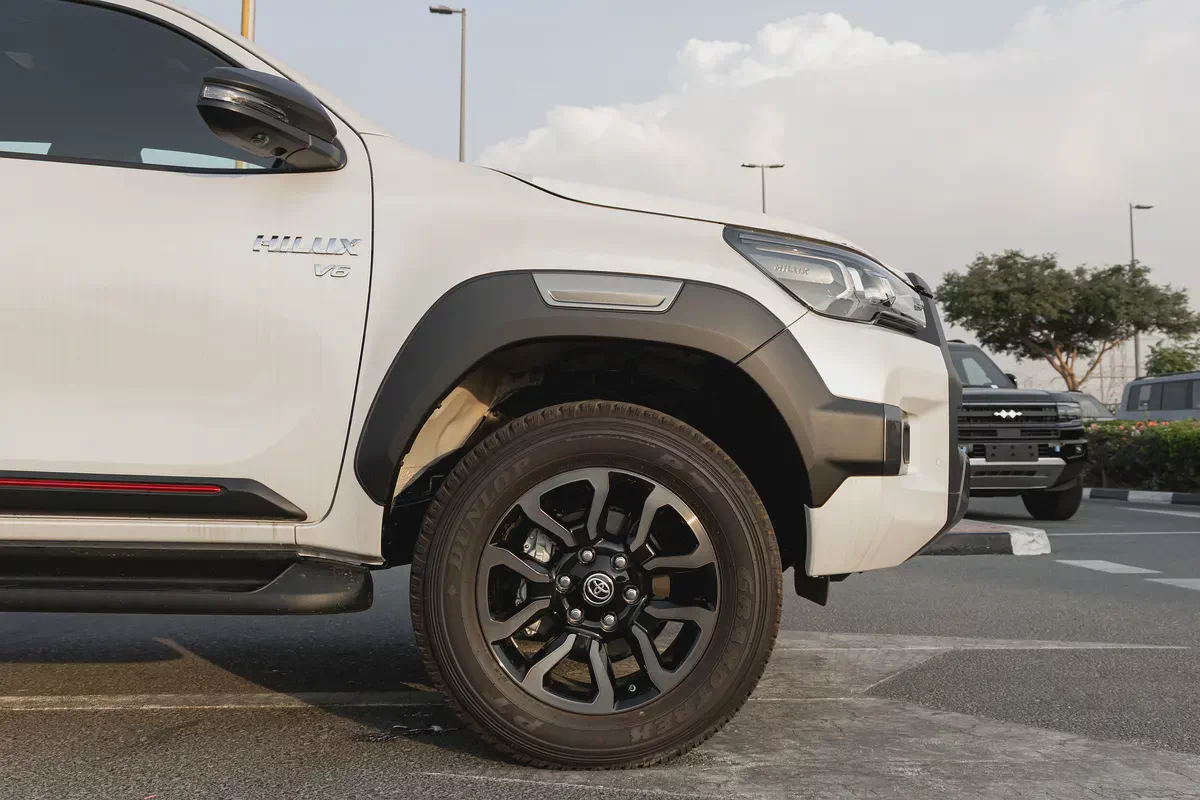 Toyota Hilux Adventure SR5 | 2026 | GCC Specs | V6 4.0L Petrol | 4WD | 4-Door Pickup-7-7
