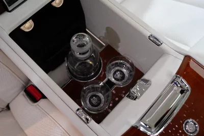 Rolls-Royce Phantom Series II-2