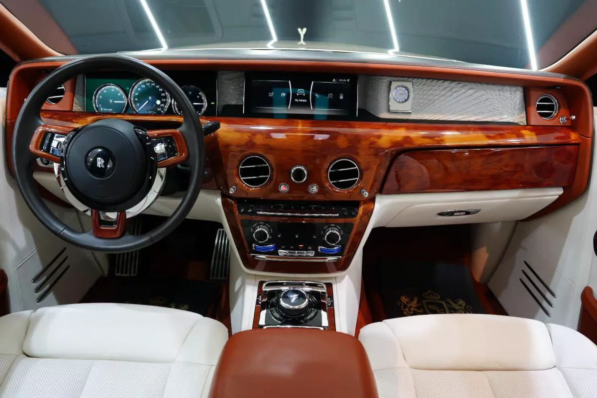 Rolls-Royce Phantom Series II-9-9