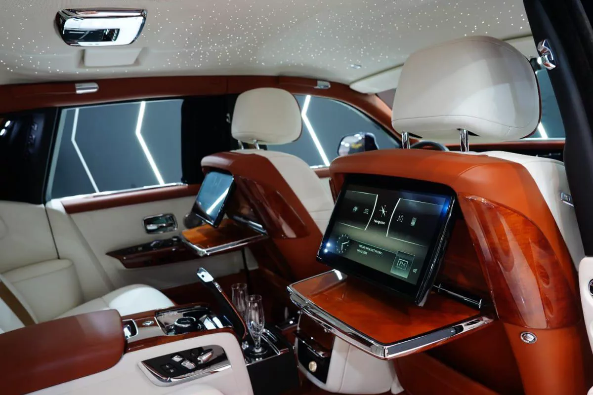 Rolls-Royce Phantom Series II-8-8