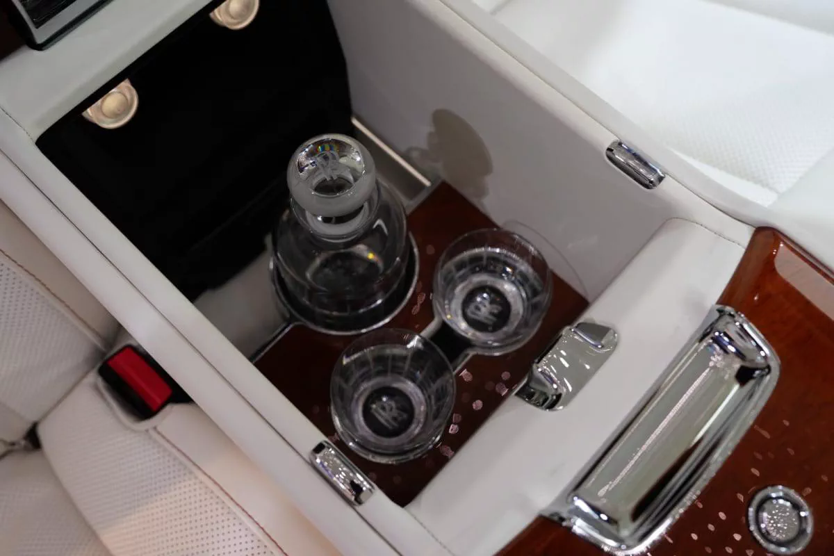 Rolls-Royce Phantom Series II-2-2