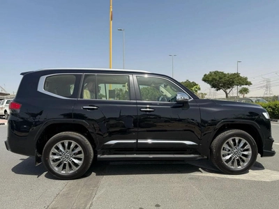 Toyota Land Cruiser VXR-11