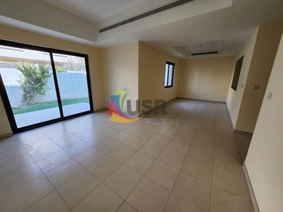 AVAILABLE VILLA 3BR W/ MAID'S ROOM FOR FAMILY 170K-1