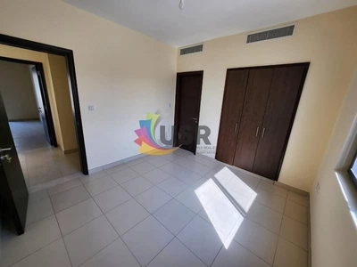 AVAILABLE VILLA 3BR W/ MAID'S ROOM FOR FAMILY 170K-5