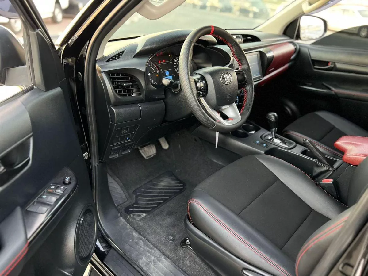 Toyota Hilux SGLX 2021 Toyota Hilux Black Edition - Trunk Cover - 2.7L V4 - GCC - AWD 4x4 - Rear Camera - Le-9-0