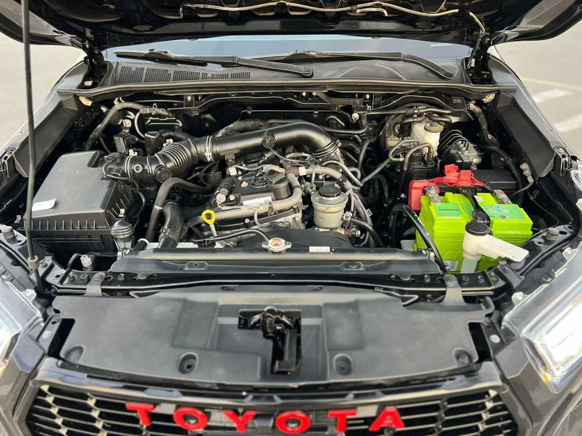 Toyota Hilux SGLX 2021 Toyota Hilux Black Edition - Trunk Cover - 2.7L V4 - GCC - AWD 4x4 - Rear Camera - Le-18-0