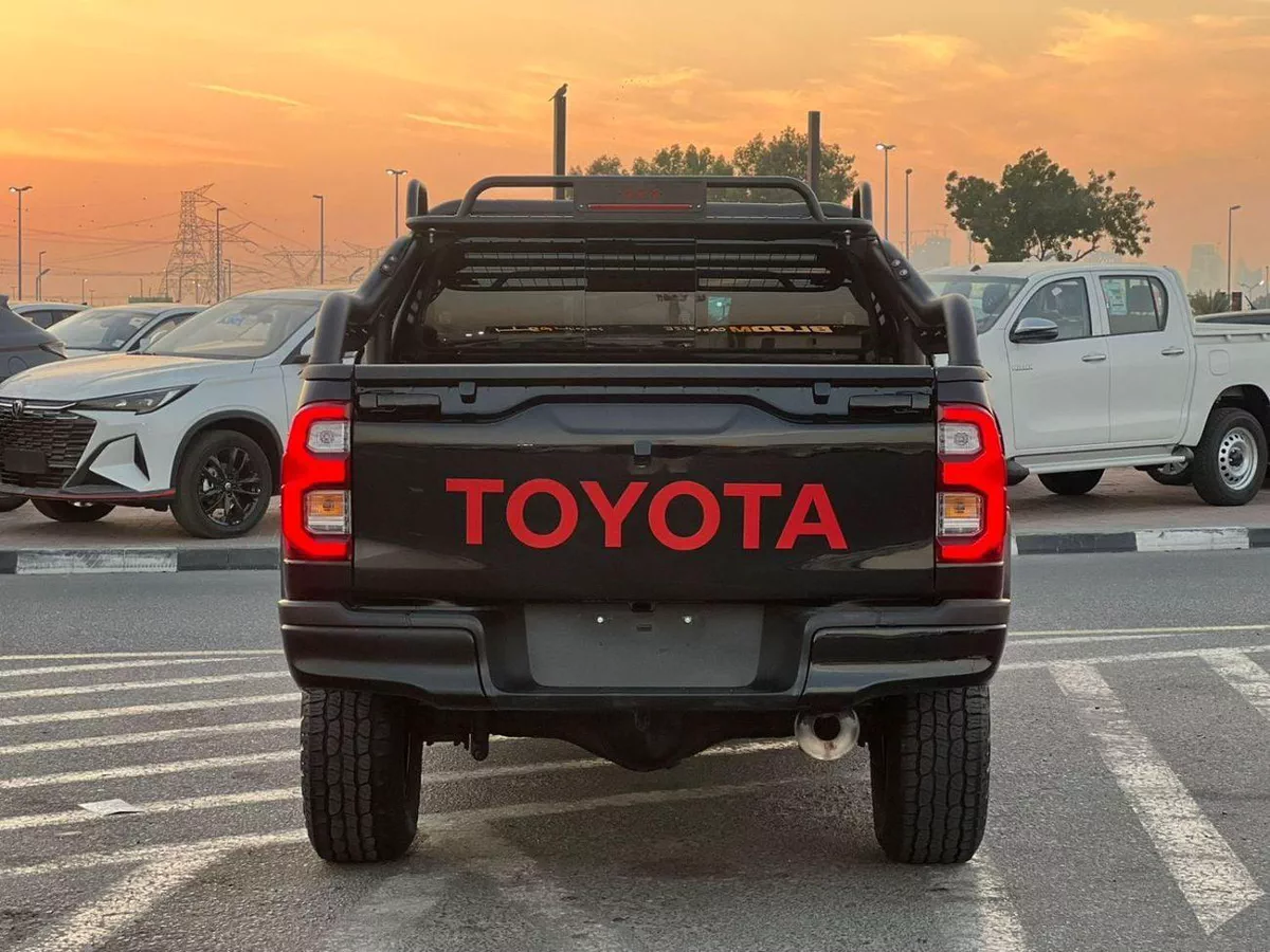 Toyota Hilux SGLX 2021 Toyota Hilux Black Edition - Trunk Cover - 2.7L V4 - GCC - AWD 4x4 - Rear Camera - Le-5-0