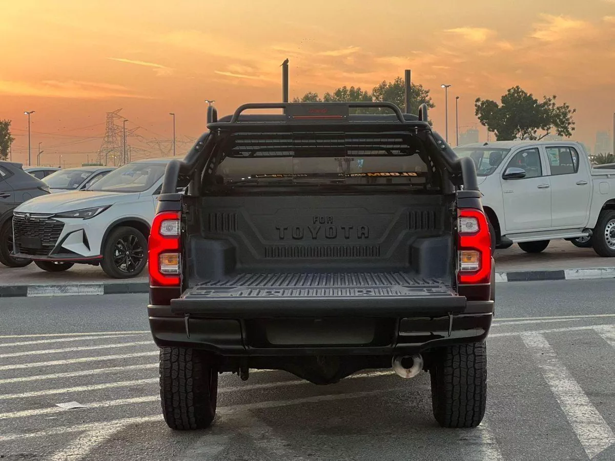 Toyota Hilux SGLX 2021 Toyota Hilux Black Edition - Trunk Cover - 2.7L V4 - GCC - AWD 4x4 - Rear Camera - Le-6-0
