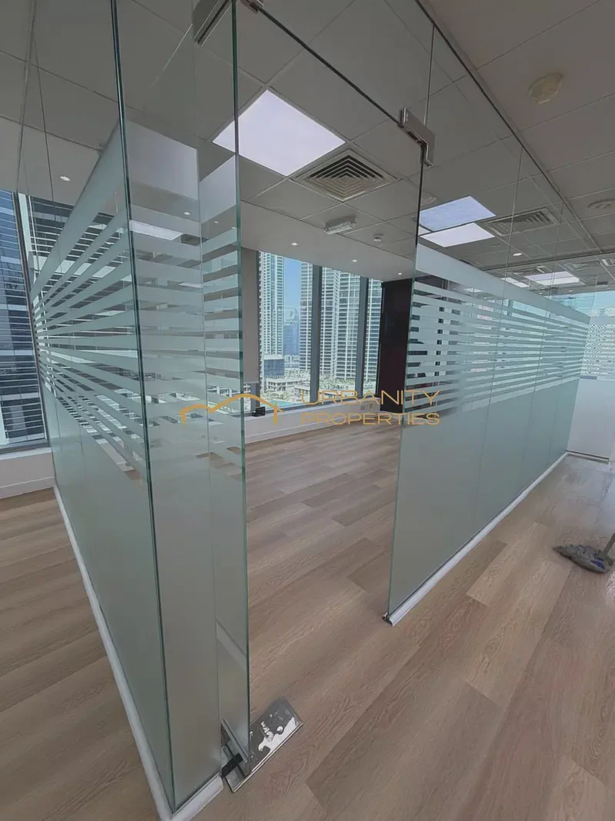Prestigious Business Bay Office | Fully Fitted | Pantry & Washroom | Vacant-2-2
