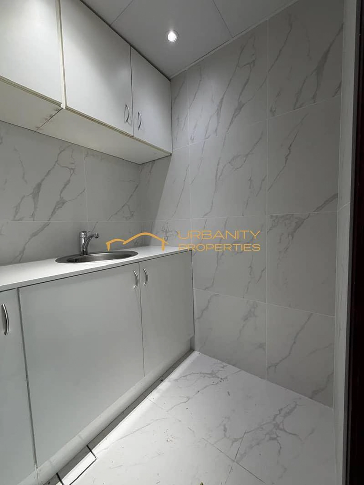 Prestigious Business Bay Office | Fully Fitted | Pantry & Washroom | Vacant-6-6