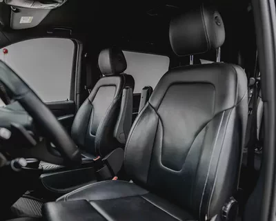 MERCEDES V 250D - European Specs | Luxury 8-Seater - Excellent condition-14