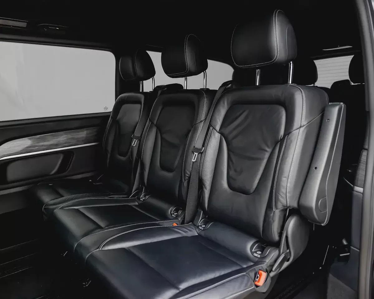 MERCEDES V 250D - European Specs | Luxury 8-Seater - Excellent condition-15-15