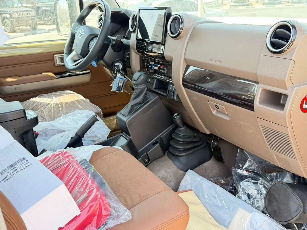 Toyota Land Cruiser Pick Up Toyota pickup LC 79 SINGLE Petrol 4,0L Model 2026  Saudi spec-3-0