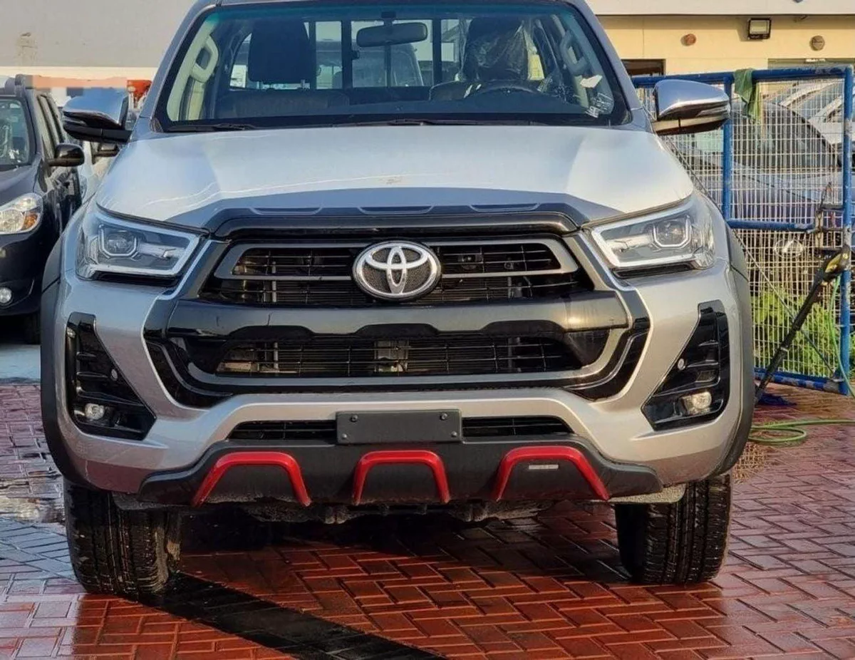Toyota Hilux SGLX Toyota Hilux SR5 4.0L Petrol 2024-1-0