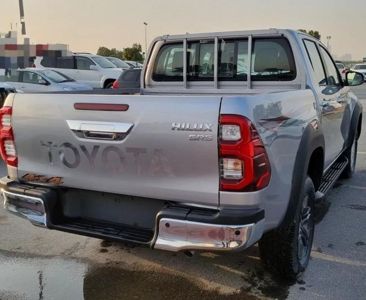 Toyota Hilux SGLX Toyota Hilux SR5 4.0L Petrol 2024-5-0