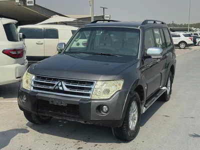 Mitsubshi pajero 2011 Gary color GCC calen car-9