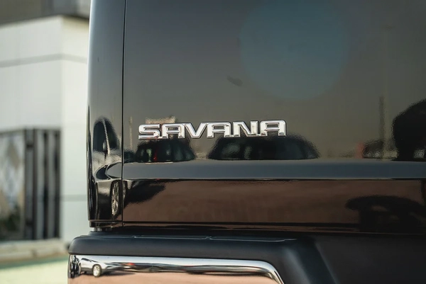 GMC Savana 3500 Cargo Extended Wheelbase 2023 GCC 6.6L V8 0Kms