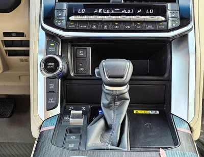 Toyota Land Cruiser VXR TWIN TURBO LC300 WITH AERO KIT || 3.5L PETROL V6 A/T 4WD | FULL OPTION (CODE # VXRSAA)-18