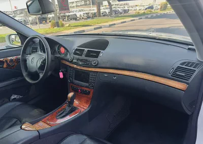 BENZ E240 | V6 | CLEAN CAR FRESH JAPAN IMPORT-13
