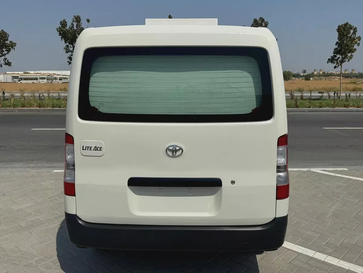 Freezer van Toyota Liteace 2024 model GCC. Low milage-2-2