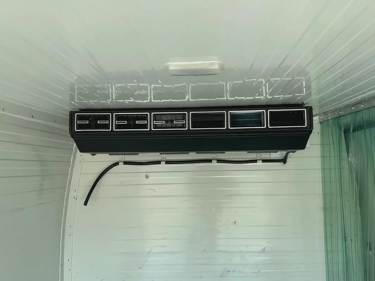 Freezer van Toyota Liteace 2024 model GCC. Low milage-6-6