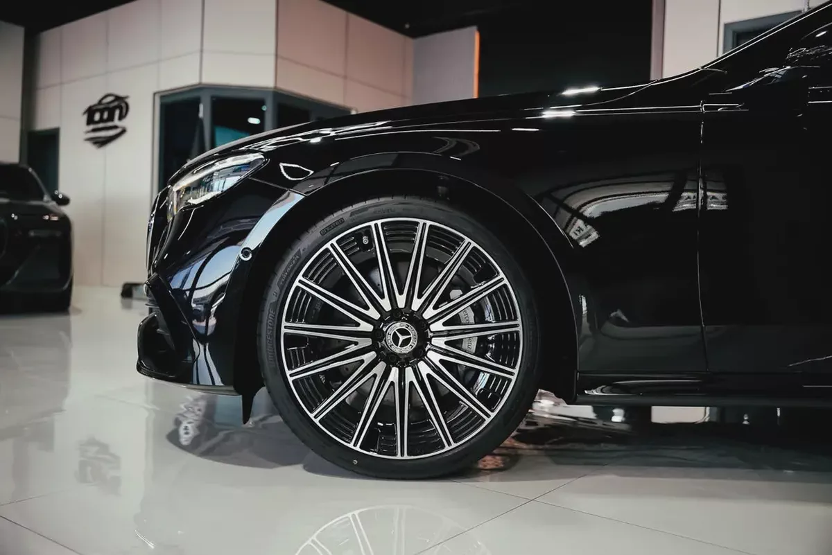2025 Mercedes-Benz E-Class E 300 4MATIC | GCC Specs | Brand New-4-4