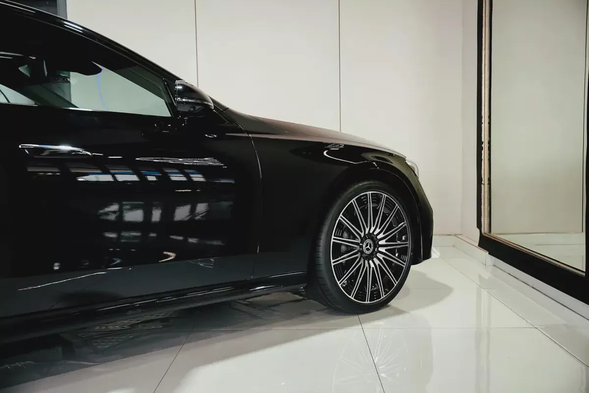 2025 Mercedes-Benz E-Class E 300 4MATIC | GCC Specs | Brand New-5-5