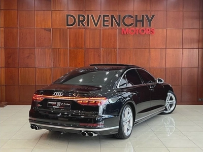 Audi S8 Audi S8, full option, agency condition, agency paint, 2 agency service keys-2