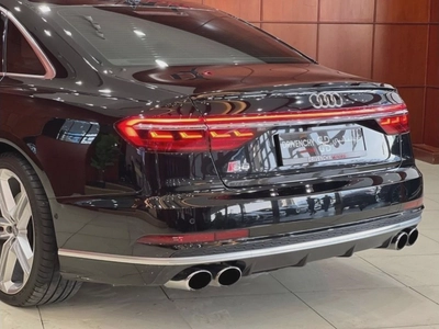 Audi S8 Audi S8, full option, agency condition, agency paint, 2 agency service keys-12