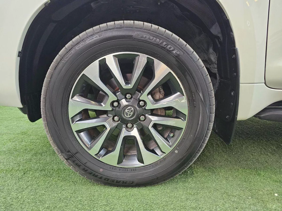 Toyota Prado GXR PRADO GXR / V6 4.0 / SUNROOF / LEATHER / LOW MILEAGE-11-0