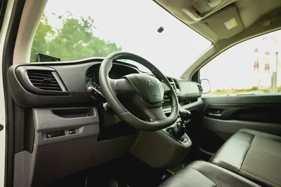 Peugeot Expert | Delivery Van | Manual | GCC Specs | Ref#P07386-9