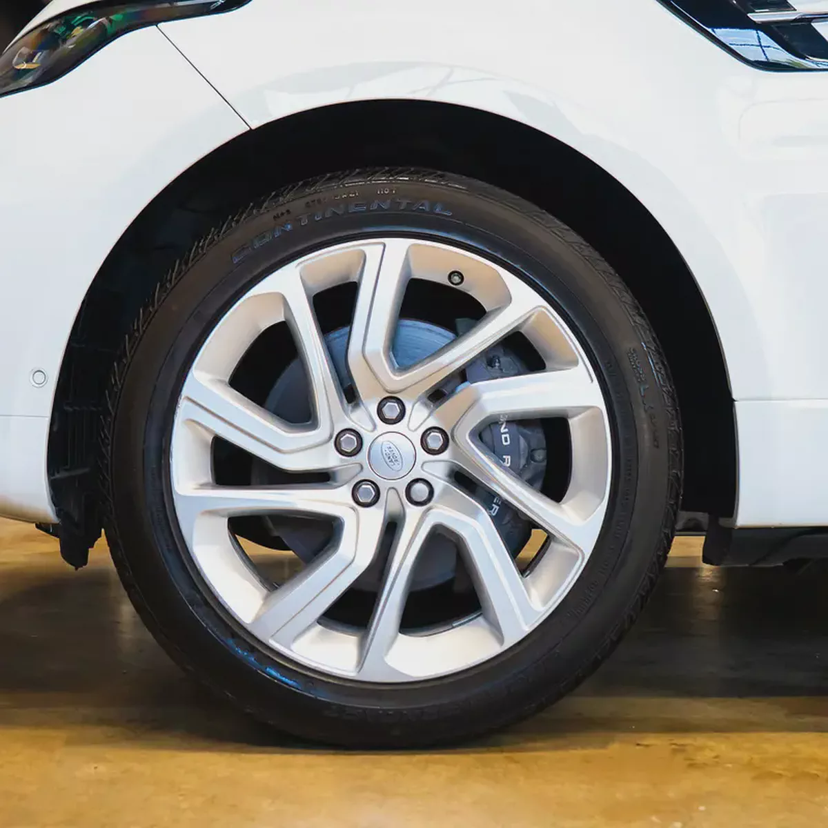 AED 2,215 pm• 0% Downpayment • Range Rover Sport HSE • 1 Year Warranty-6-6