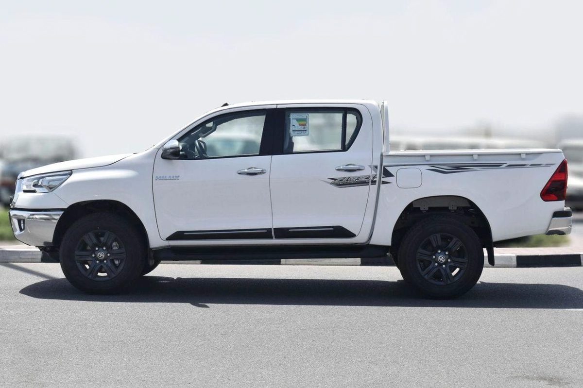 Toyota Hilux SGLX 2025 MODEL:TOYOTA-HILUX 4X4 2.7 MT DC DISPLAY AUDIO AUTO & RR AC, W/O  BEDLINER MATERIAL CODE: