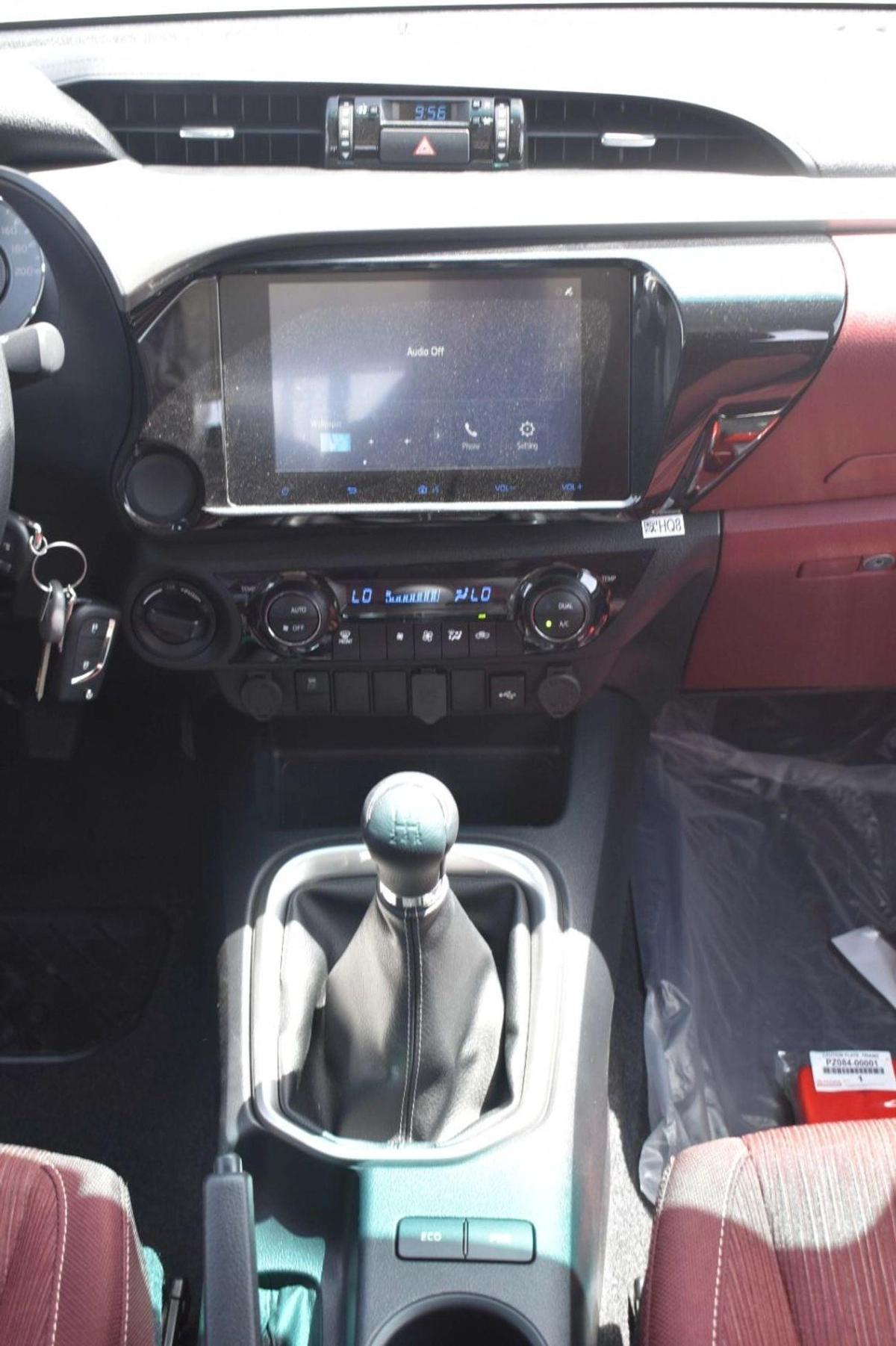 Toyota Hilux SGLX 2025 MODEL:TOYOTA-HILUX 4X4 2.7 MT DC DISPLAY AUDIO AUTO & RR AC, W/O  BEDLINER MATERIAL CODE: